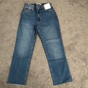 Abercrombie Ultra High Rise Ankle Straight Jean